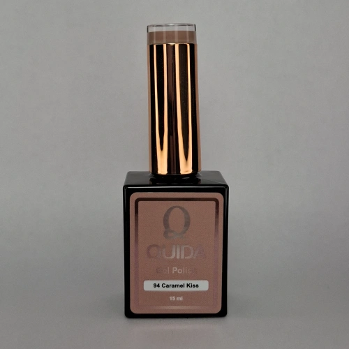 Quida Gelpolish 94 Caramel Kiss – Warme karamel nude met natuurlijke elegantie